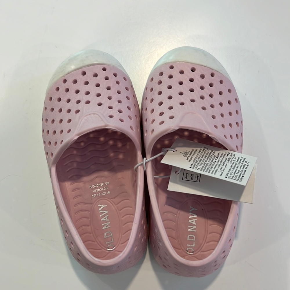 Old Navy Perforated Slip-On Shoes for Toddler Girls size 6